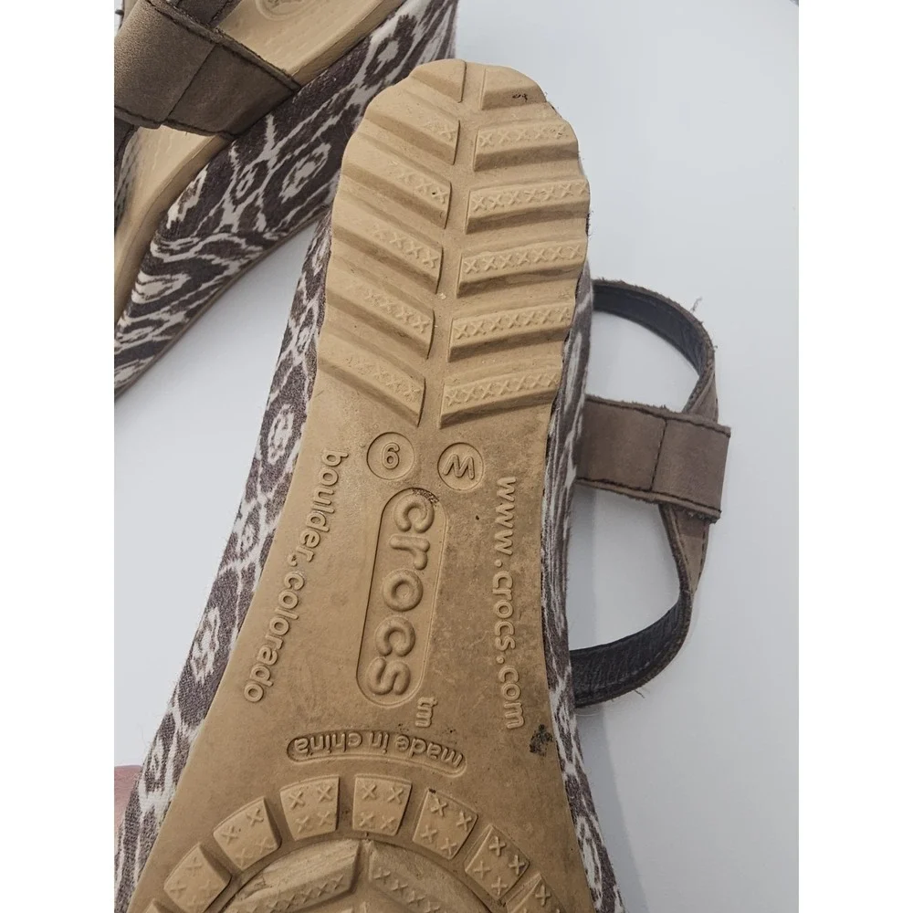 Crocs Women's. Wedge Sandals with Geographic Design Size 9